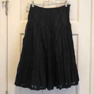 Adorable fun full skirt.